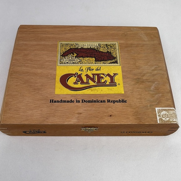 Wooden Cigar Box - Picture 2 of 5